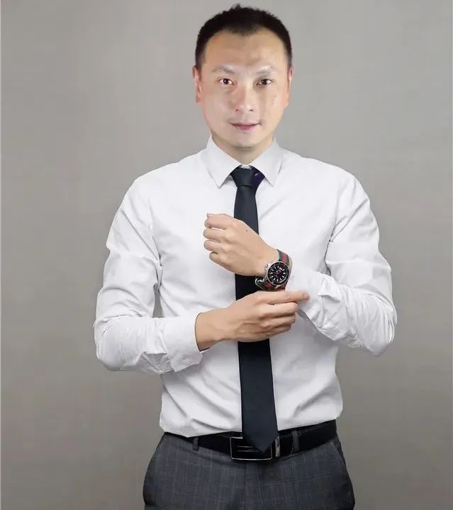 DƬ